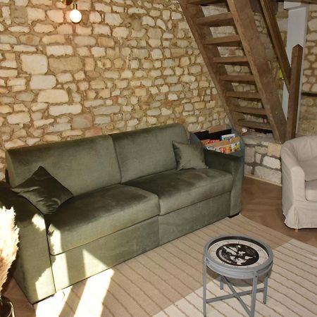 Maisonnette Du Bonheur - Vue Campagne - Baignoire Balneo 32 Jets - Lits Queen Size Vadencourt  エクステリア 写真