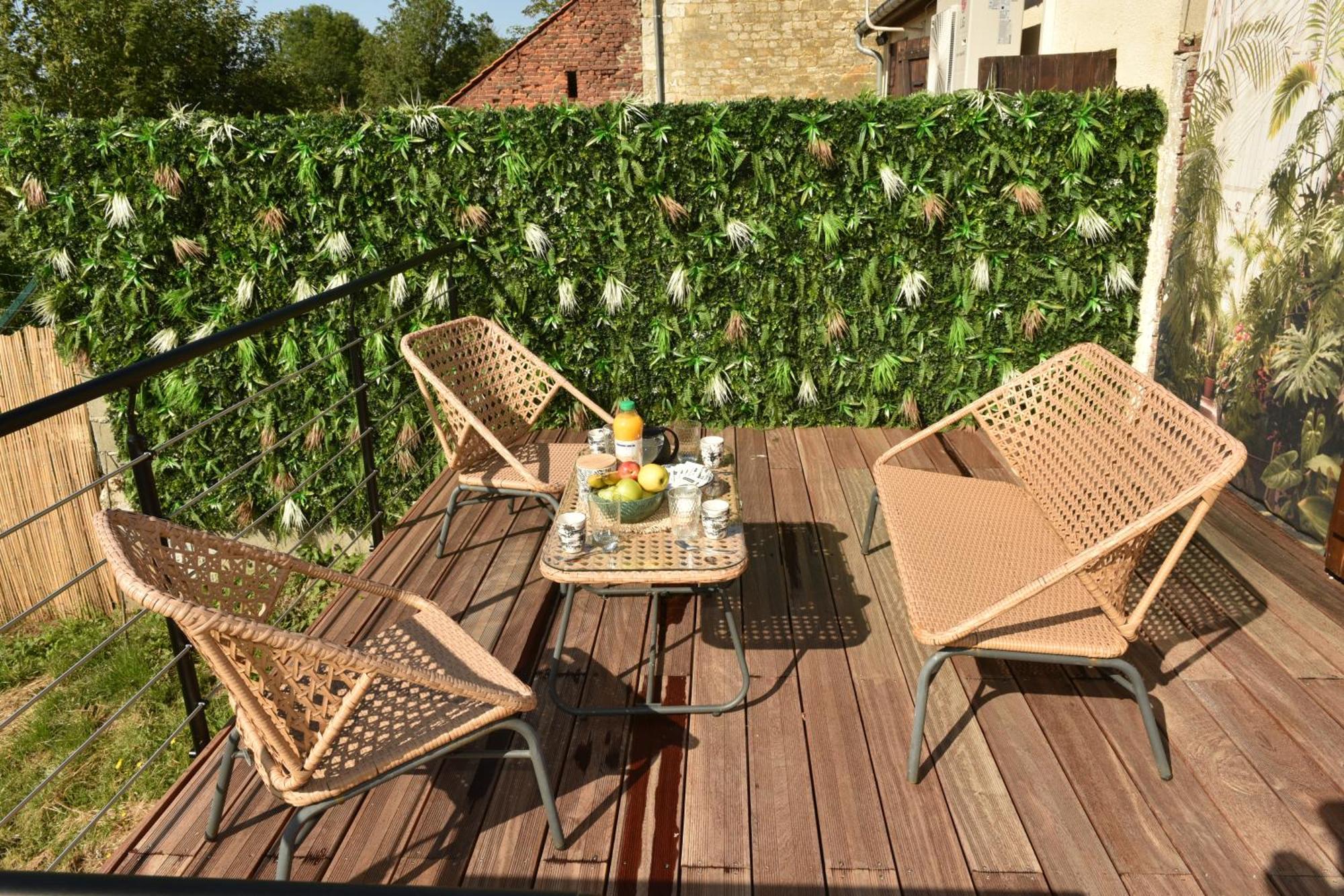 Maisonnette Du Bonheur - Vue Campagne - Baignoire Balneo 32 Jets - Lits Queen Size Vadencourt  エクステリア 写真