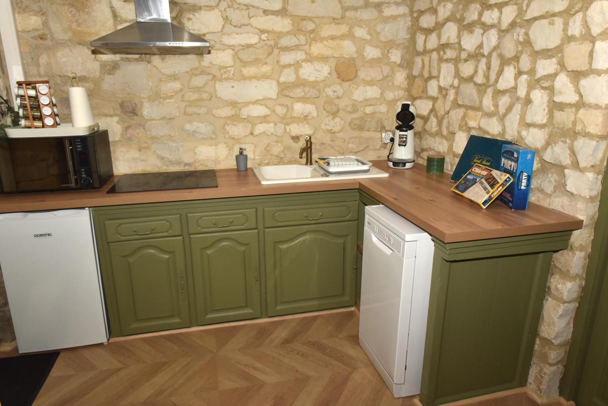 Maisonnette Du Bonheur - Vue Campagne - Baignoire Balneo 32 Jets - Lits Queen Size Vadencourt  エクステリア 写真