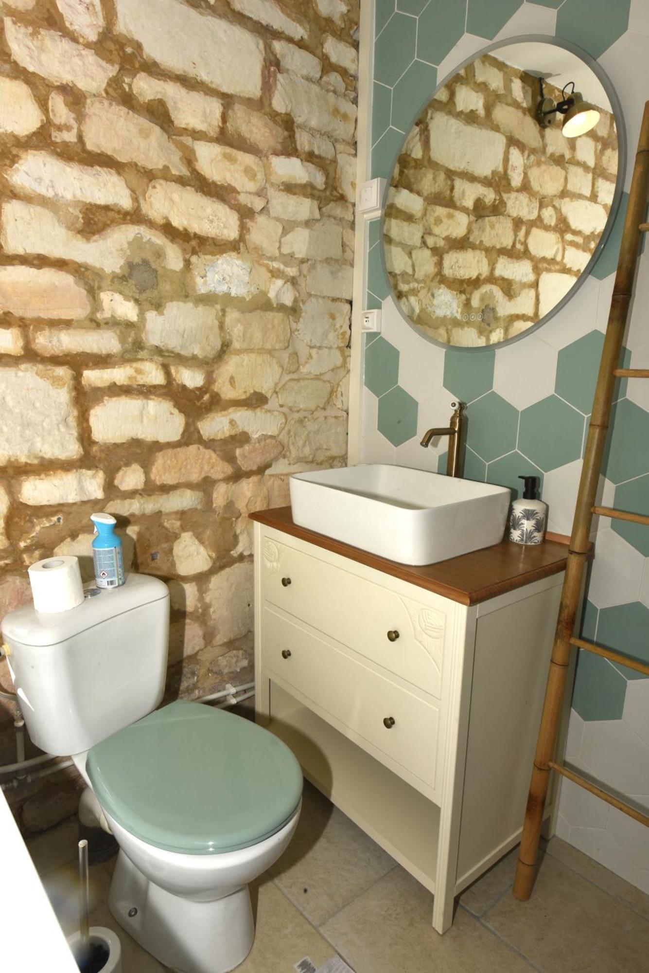 Maisonnette Du Bonheur - Vue Campagne - Baignoire Balneo 32 Jets - Lits Queen Size Vadencourt  エクステリア 写真