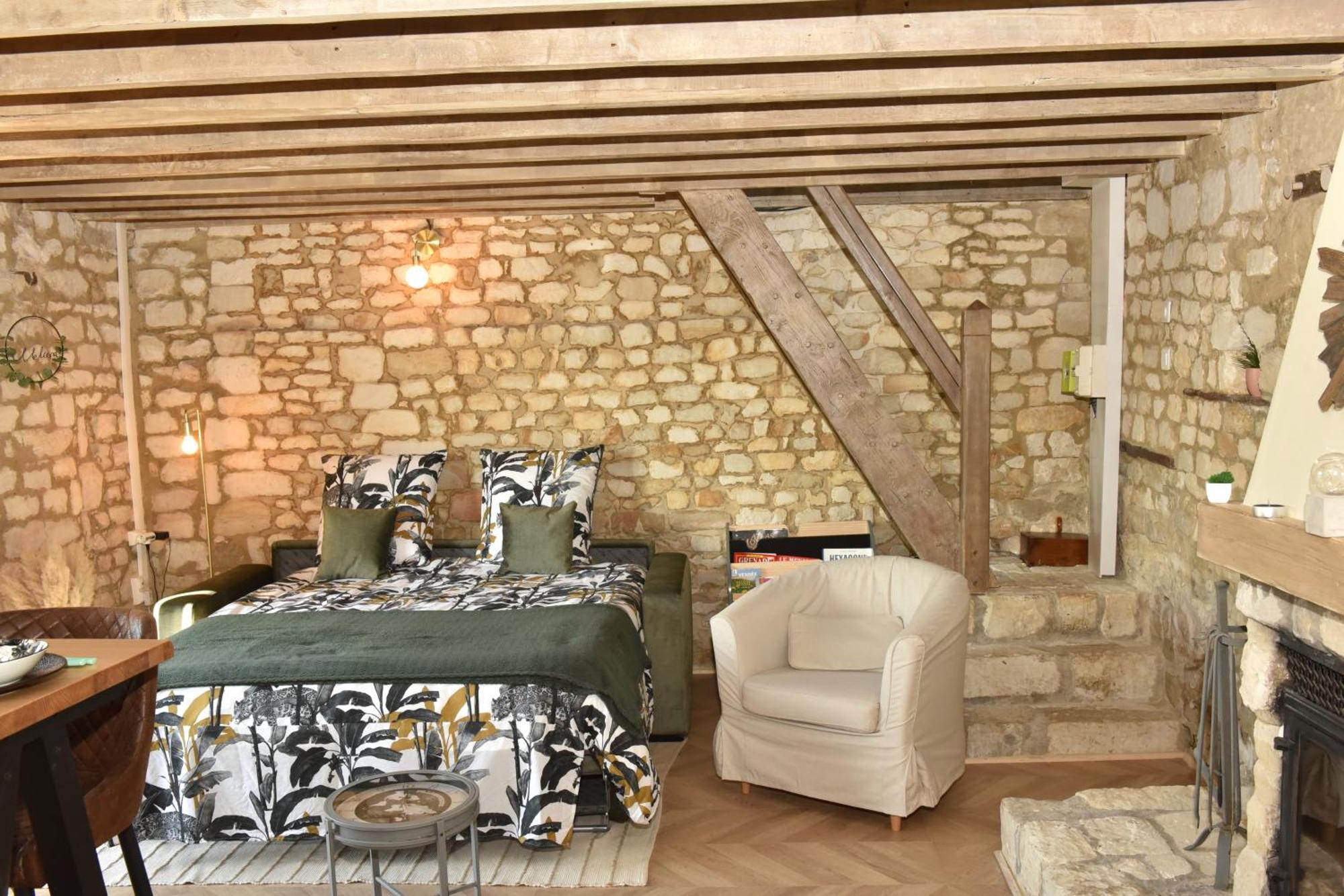 Maisonnette Du Bonheur - Vue Campagne - Baignoire Balneo 32 Jets - Lits Queen Size Vadencourt  エクステリア 写真