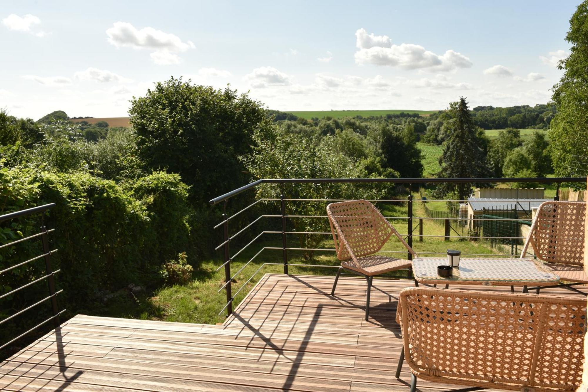 Maisonnette Du Bonheur - Vue Campagne - Baignoire Balneo 32 Jets - Lits Queen Size Vadencourt  エクステリア 写真